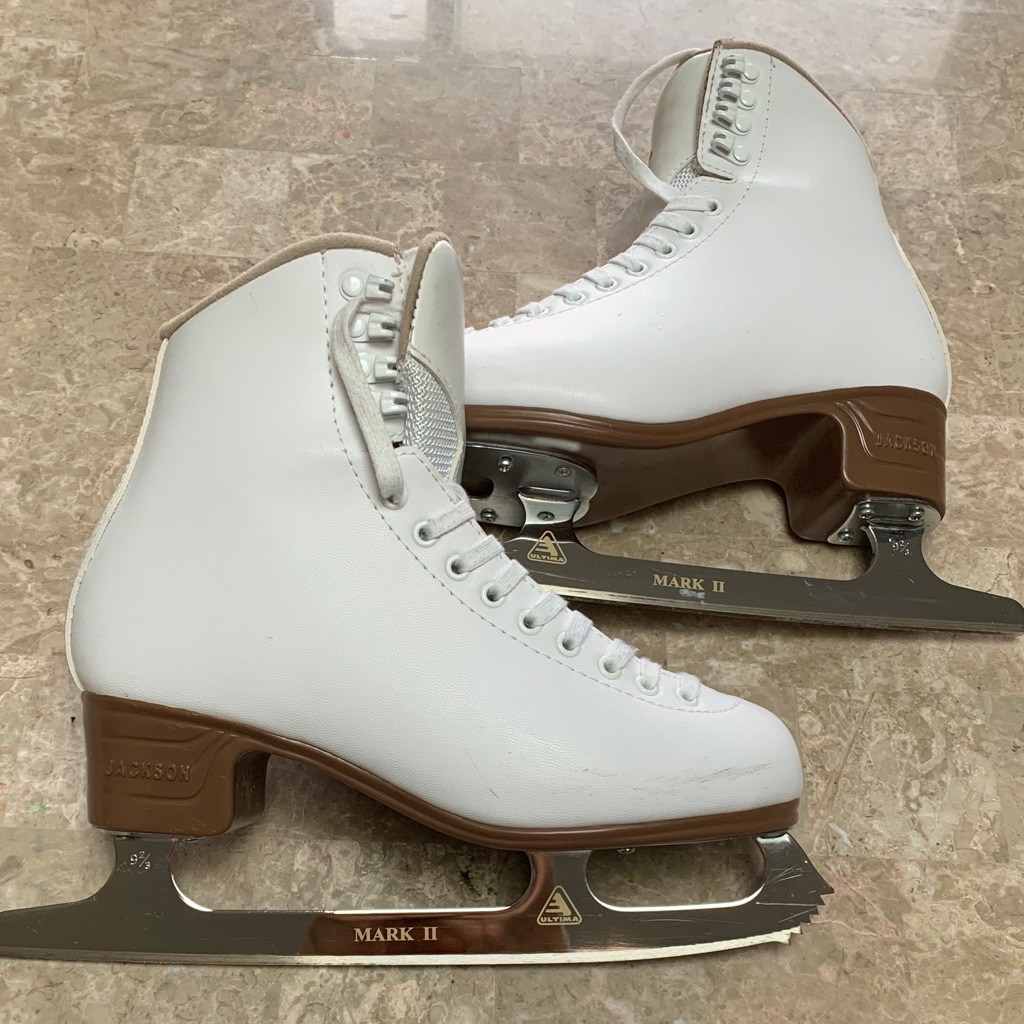 Jackson Fit To Perform Women's White Figure Skates. Model:Js1290. Size:6.5.